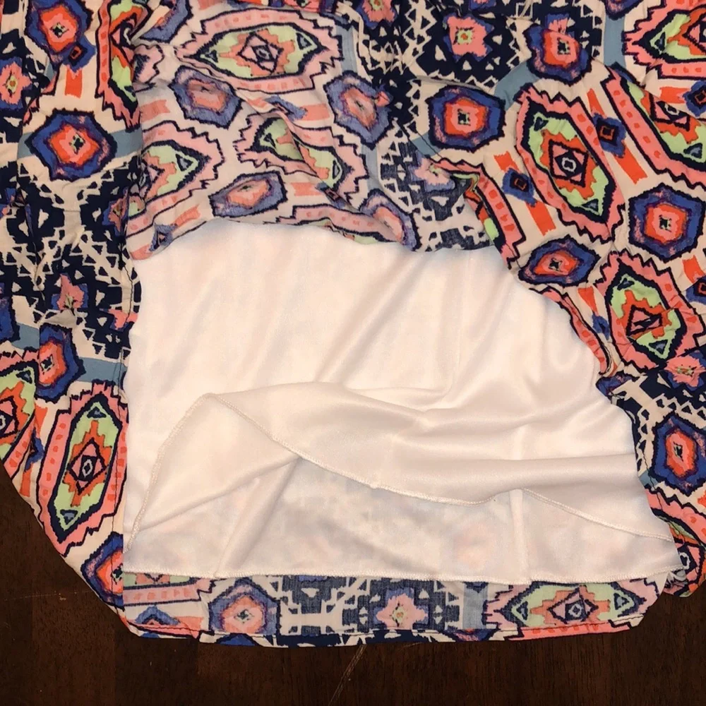 Patterned Shift Dress - Picture 8 of 8